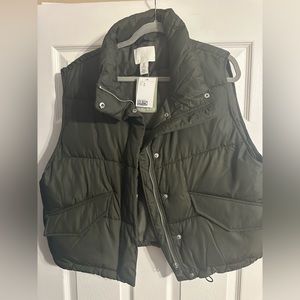 H&M dark green cropped puffer vest